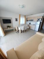 Kuchyňa alebo kuchynka v ubytovaní Apartments Amor