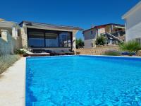 Bazén v ubytování Holiday House Nataly nebo v jeho okolí