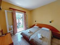 A bed or beds in a room at Cactus rooms