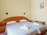 A bed or beds in a room at Cactus rooms