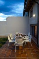 A seating area at Casa Las Cabañas de Castilla VUT
