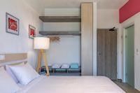 Postel nebo postele na pokoji v ubytování Panormos Beach Hotel Skopelos