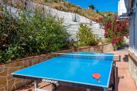 Stolný tenis v ubytovaní Villa Agua by Villa Plus alebo v jeho okolí