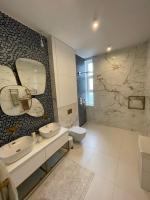Kúpeľňa v ubytovaní Opulence luxury spa suite - private access to beach in Opatija