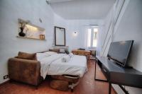 Telewizja i/lub zestaw kina domowego w obiekcie IMMOGROOM - Cosy - Renovated duplex - Close to the beach