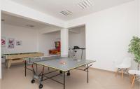 Stolný tenis v ubytovaní Stunning Home In Makarska alebo v jeho okolí