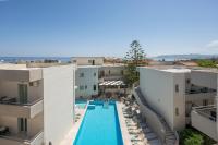 Bazén v ubytování Summer Beach Hotel nebo v jeho okolí