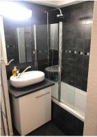 Łazienka w obiekcie Appartement 4pers rénové aux Menuires