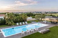 Basen w obiekcie Villa Campanella by Villa Plus lub w pobliżu