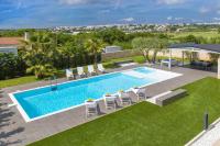 Basen w obiekcie Villa Campanella by Villa Plus lub w pobliżu