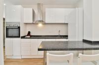 Kuchyňa alebo kuchynka v ubytovaní C4 - El Palo Beach 2 Bedroom Apartment