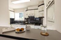 Kuchyňa alebo kuchynka v ubytovaní Bravissimo Estel A8 Penthouse S'Agaró