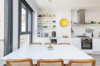 A kitchen or kitchenette at Chinchilla Apartment in Malaga by Solaga Holiday Homes