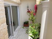 Vonkajšia záhrada v ubytovaní Villa Ulyana Kriaritsi - Athos Sea View & Spa