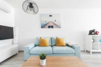Posezení v ubytování Home2Book Blue Sea View Patalavaca Beach Apartment