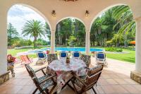 Bazén v ubytování Villa Balneari Resort Vacaciones nebo v jeho okolí