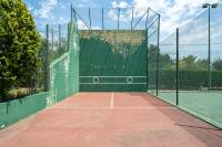 Tenis a/nebo squash v ubytování Villa Balneari Resort Vacaciones nebo okolí