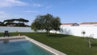 Bazén v ubytovaní Villa Olivia con Piscina, Jardin y Parking alebo v jeho blízkosti