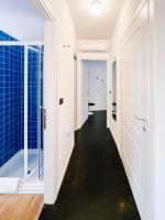 A bathroom at CRUdiS Luxury rooms