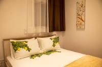 Posteľ alebo postele v izbe v ubytovaní Lemon Garden Stylish private apartment