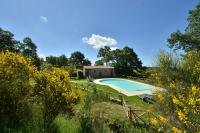 The swimming pool at or close to Villa Nocciola Il Poderone
