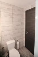 A bathroom at iLposto Down