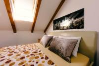 Posteľ alebo postele v izbe v ubytovaní Large 3-bedroom apartment near Split Dalmatia