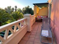 Balkón alebo terasa v ubytovaní Golf, kitesurf, tennis, paddle, free bicycles - Apartment Andalusia