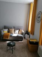 Łóżko lub łóżka w pokoju w obiekcie STUDIO COCOONING HYPER CENTRE