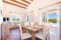 Bazén v ubytování Villa Maui by Villa Plus nebo v jeho okolí