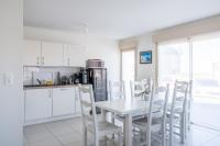 Kuchyňa alebo kuchynka v ubytovaní À portée de mer. Appt 70m2, 2ch+parking