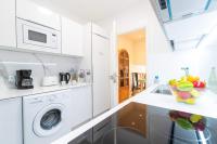 A kitchen or kitchenette at Villa Buena Vista by Villa Plus