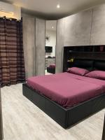 Modern 1 Double bedroom and private bathroom - Housity