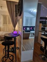 Kuchyňa alebo kuchynka v ubytovaní Apartman Atelier