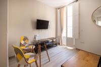 TV a/nebo společenská místnost v ubytování Apartamento Entrecatedrales 2