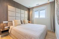 Postel nebo postele na pokoji v ubytování Estepona Puerto Blanco - Modern Luxury Apartment