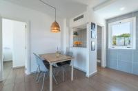 Kuchnia lub aneks kuchenny w obiekcie Apartaments La Perla Negra