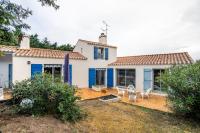 Vonkajšia záhrada v ubytovaní Grande maison pour 6 personnes - 300m de la plage