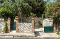 Vonkajšia záhrada v ubytovaní Casa Max Palaiokastritsa Corfu