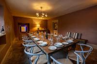 Posezení v ubytování Topside House - Beautiful 7 bedroom house with hottub wifi and parking near Bath Wells Frome
