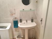 Łazienka w obiekcie Agréable maison au cœur du village