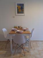 The floor plan of Seaside Apartment in Xilokastro - Thalassa Blue by Booking Kottas