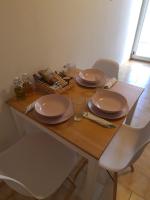 The floor plan of Seaside Apartment in Xilokastro - Thalassa Blue by Booking Kottas