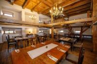 Restaurace v ubytování Dvůr Pecínov