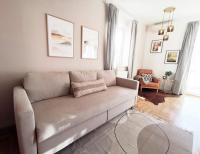 Posedenie v ubytovaní Grand Terrace Apartment with AC & heating