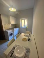 Kuchnia lub aneks kuchenny w obiekcie Home Demetra