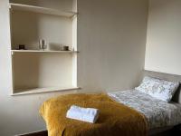 4 bed bungalow near Airportにあるベッド