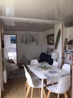 Część wypoczynkowa w obiekcie T3 FRONT DE MER LACANAU OCEAN - 22m2 TERRASSE -2 PISCINES -WIFI-PARKING