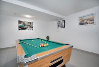 Biliardový stôl v ubytovaní Villa Porta Marina