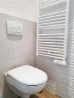 Łazienka w obiekcie EXIGEHOME - Chambre d'hôte avec jacuzzi et jardin paysagé, partagé